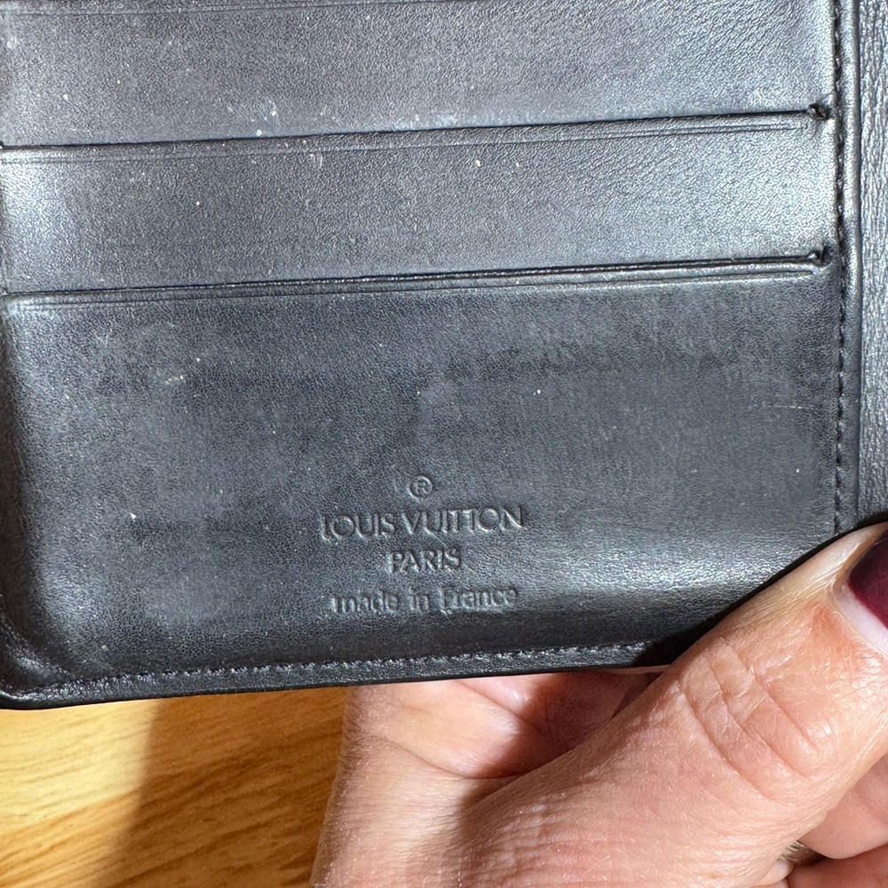 Black Leather Louis Vuitton Wallet - Picture 4 of 5